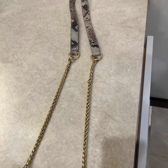 Vince Camuto shoulder bag - Picture 6 of 6